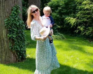 5 Pieces Every Mom Needs in Her Closet