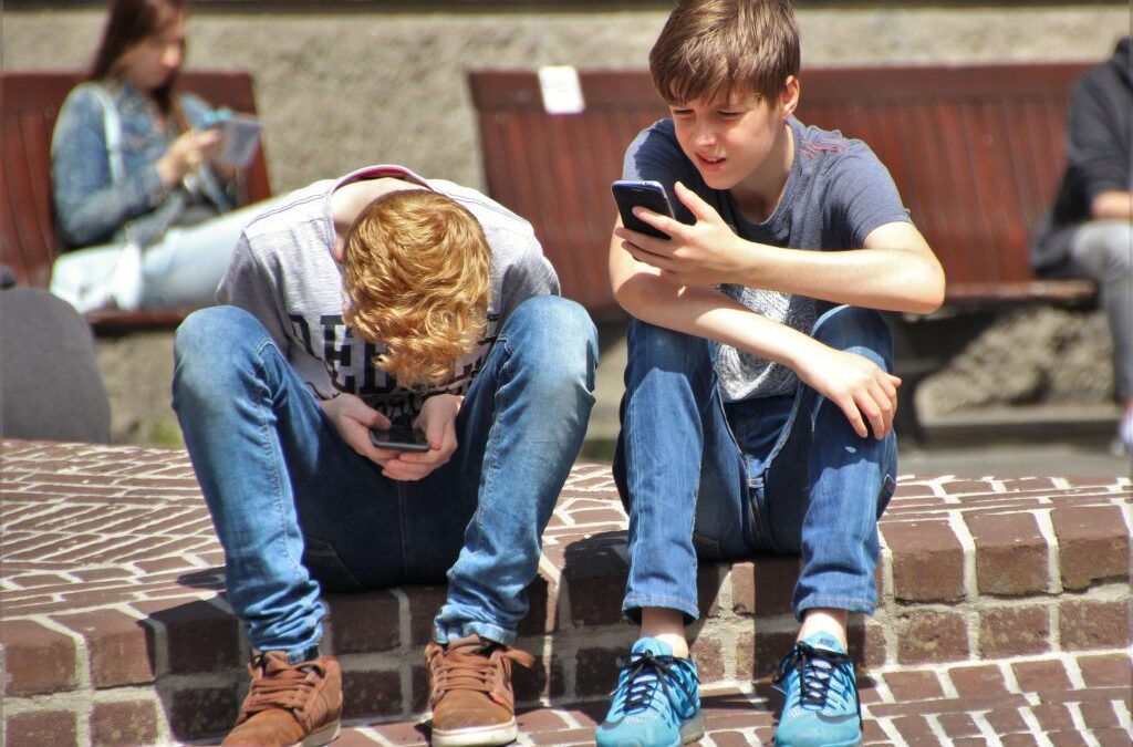 9 Tips To Help Your Kids Form A Healthy Relationship With Technology
